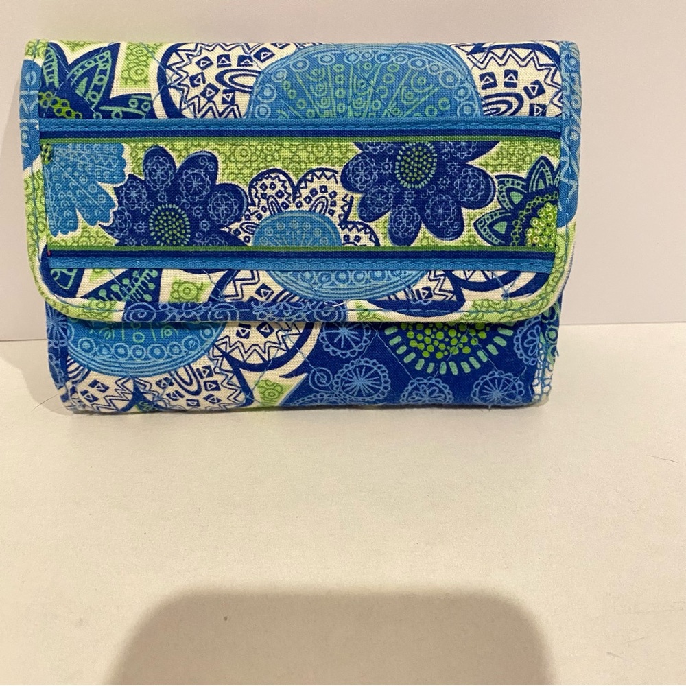 Vera Bradley Euro Wallet “Doodle Daisy”. GUC